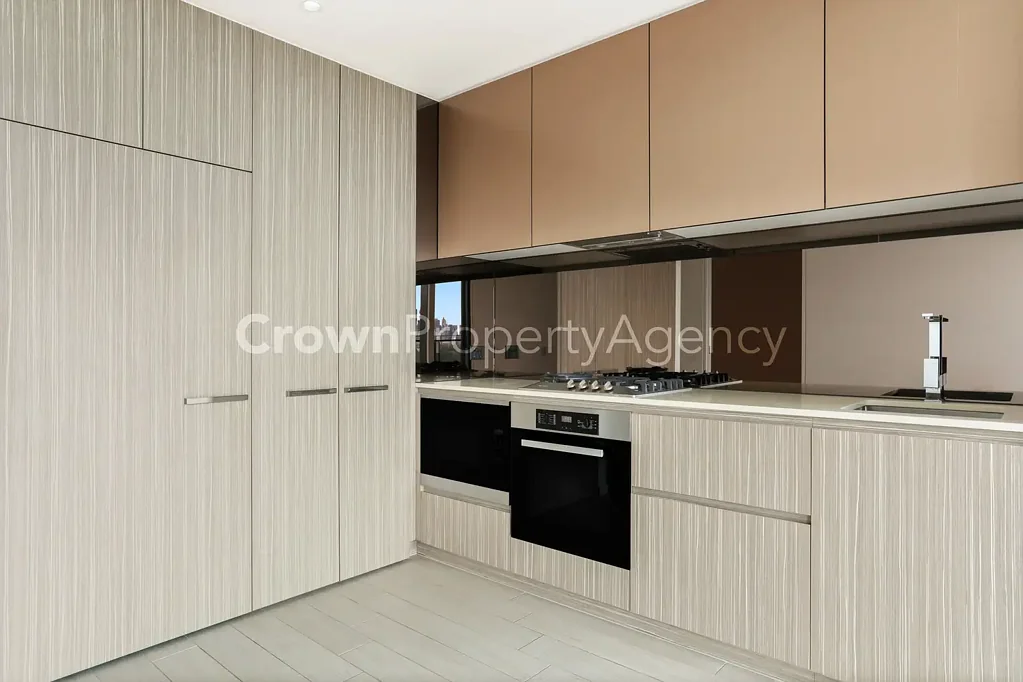 Executive Living :  2 Bedroom Flexi Apartment Available For Lease!