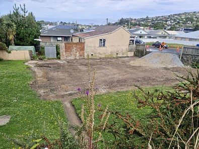 Caversham 4Zimmer Corner Site for Development: Not Yet Under Offer!