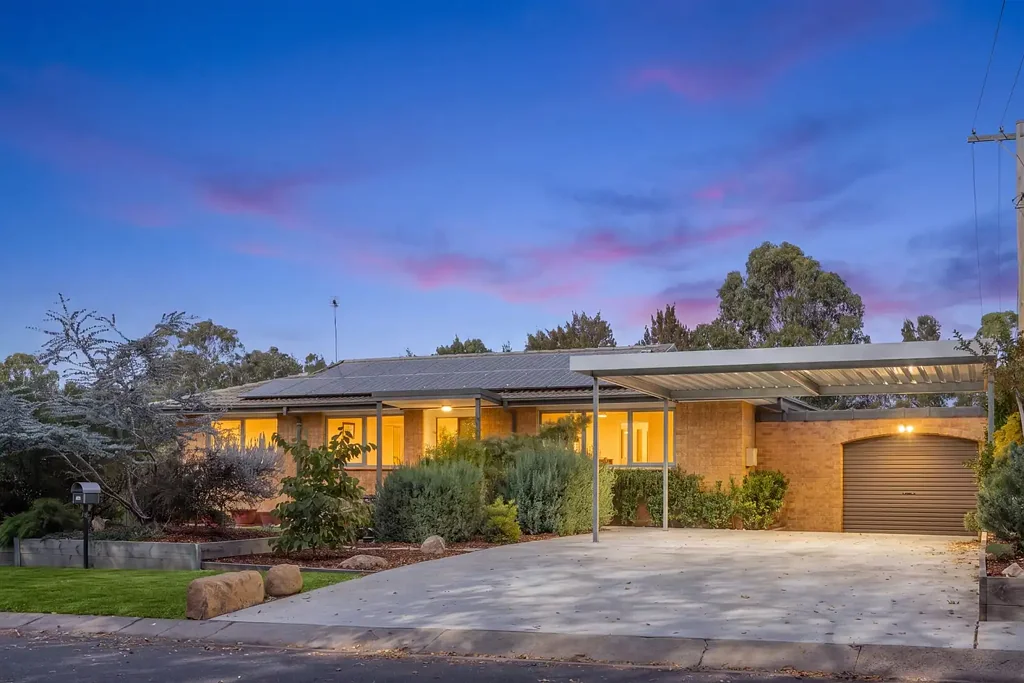 44 Degraves Crescent, Wanniassa, ACT 2903