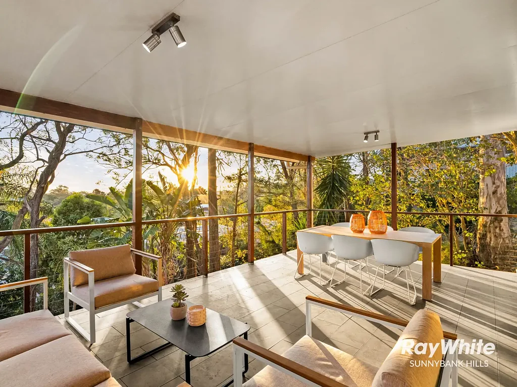 St Lucia 4Kwarto Spacious Family Haven with Dual Living & Luxe Renovations
