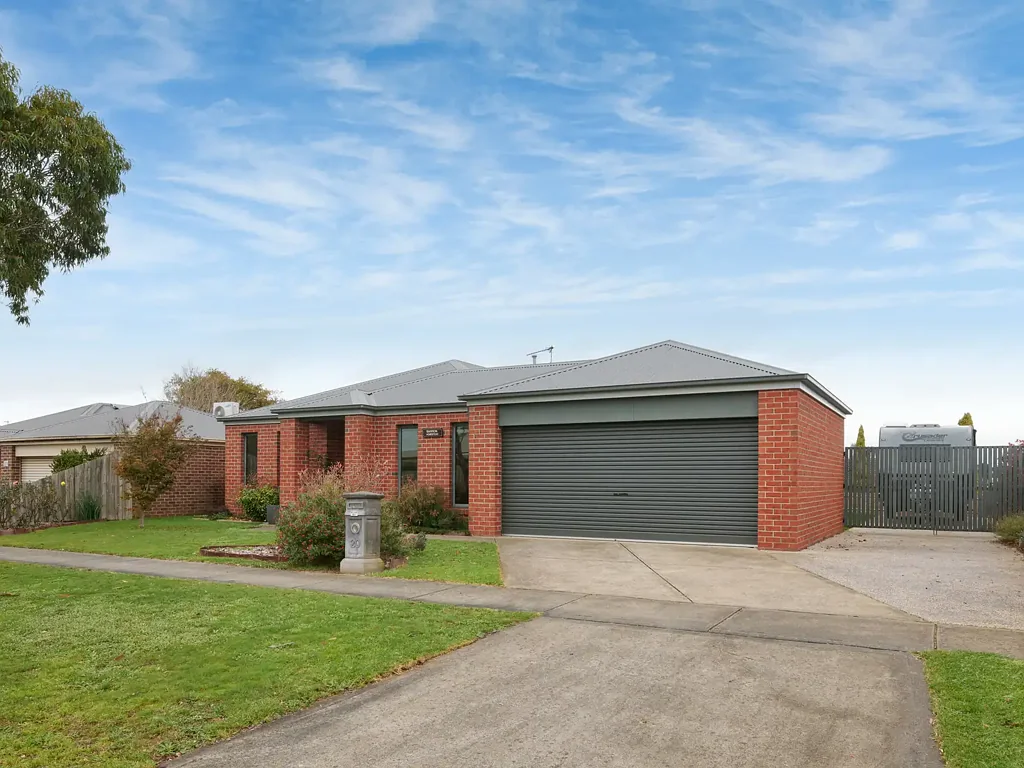 Warragul 4房  Spacious family living with exceptional entertaining appeal