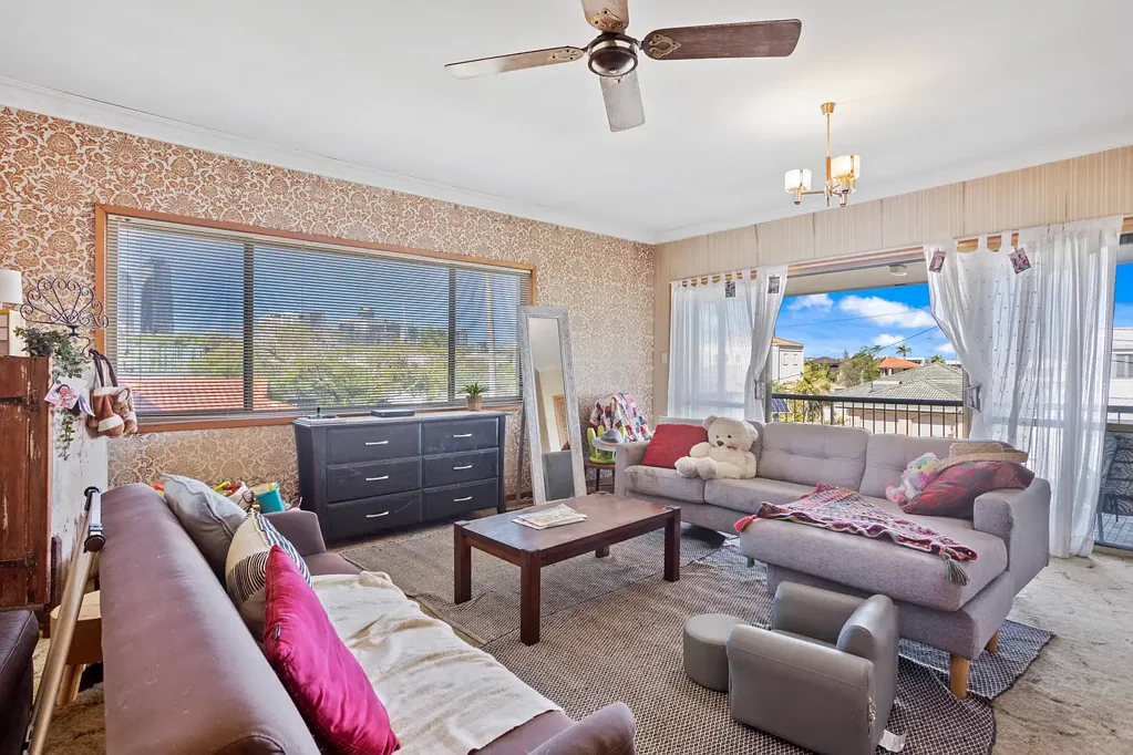 Surfers Paradise 6 Bedroom Renovate or Detonate Dual living gem