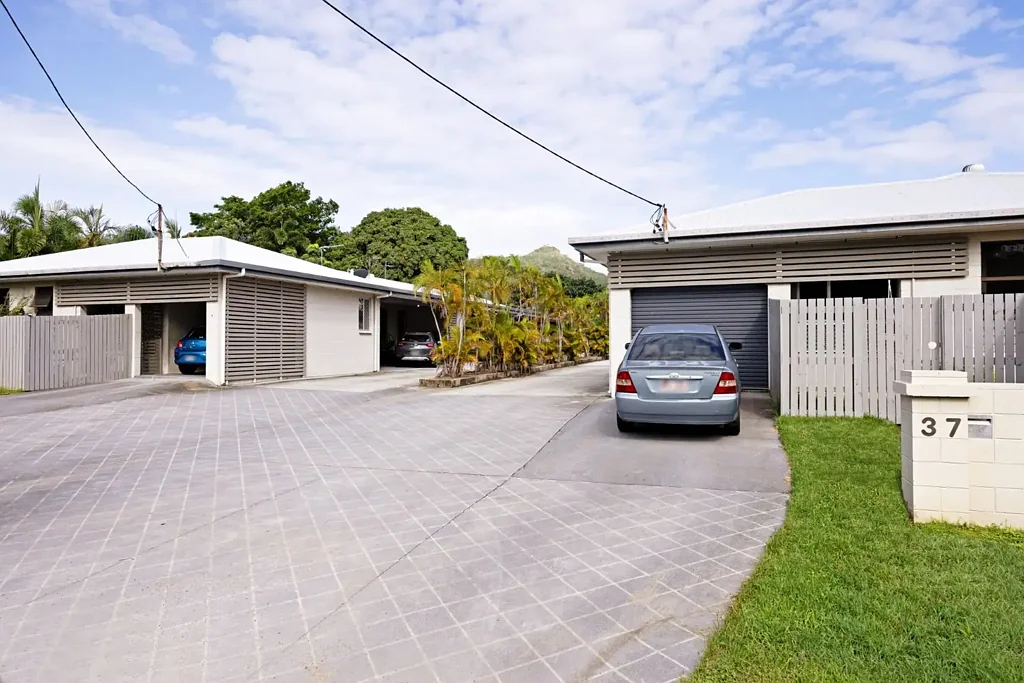 2/37 Hugh Street, West End, QLD 4810