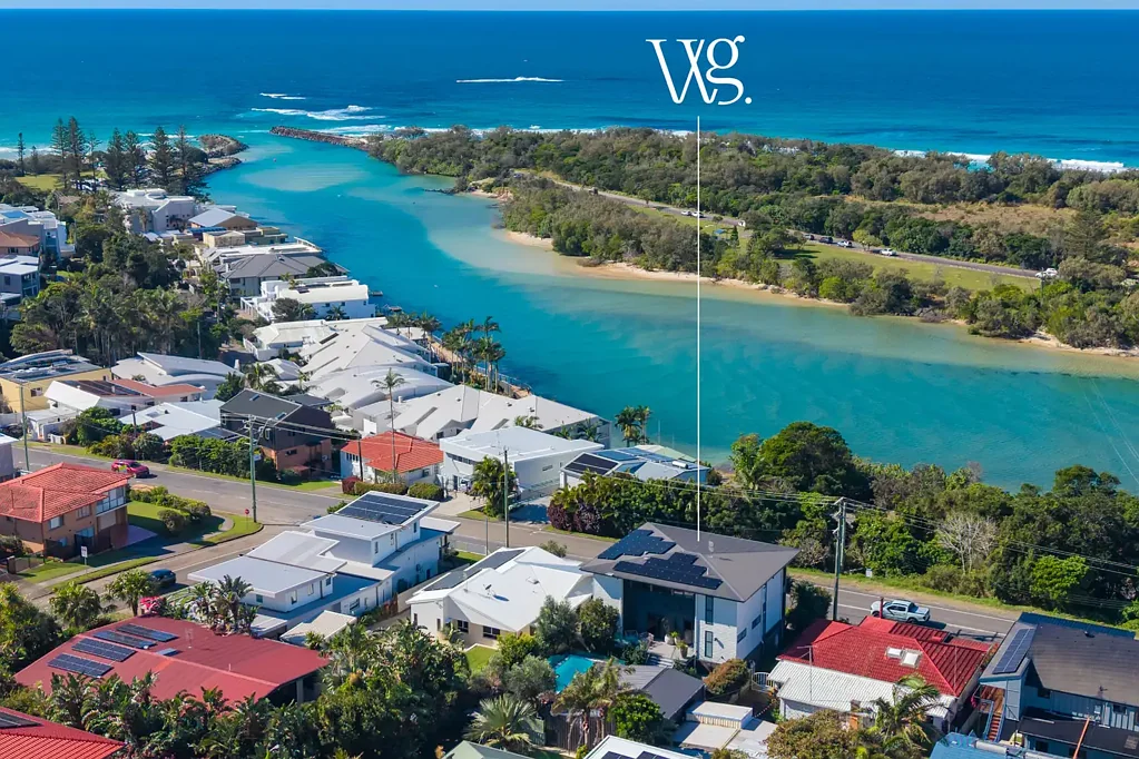 Kingscliff 5कमरा Luxury Coastal Residence with Panoramic Creek & Ocean Views