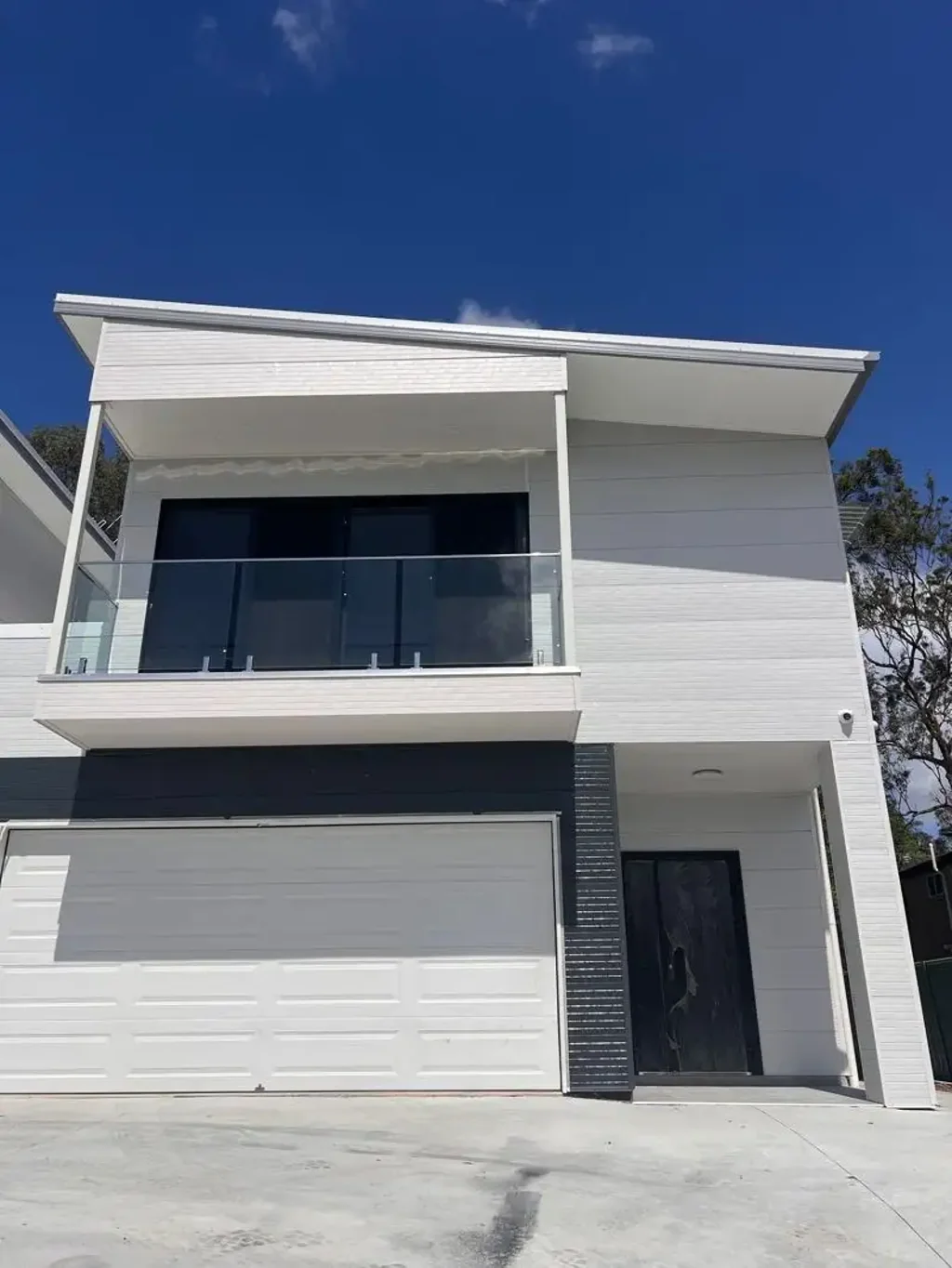 Loganlea BRAND NEW Spacious Steel-Framed 5-Bedroom Family Home in Prime Loganlea Location