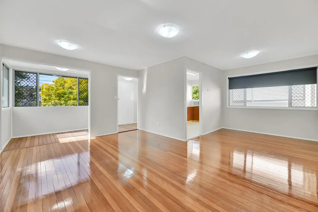 Renovated Furnished 3 bed 1 bath House Prime Taringa Location