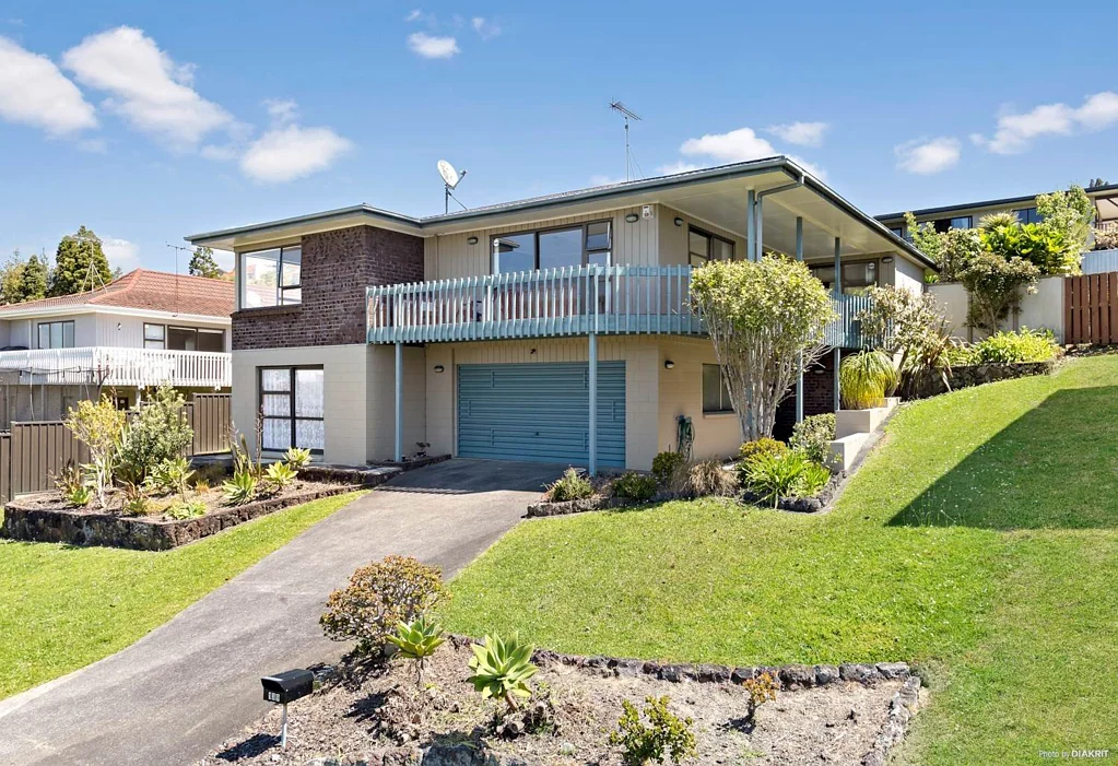 Family Living with Space, Views & an Unbeatabl...