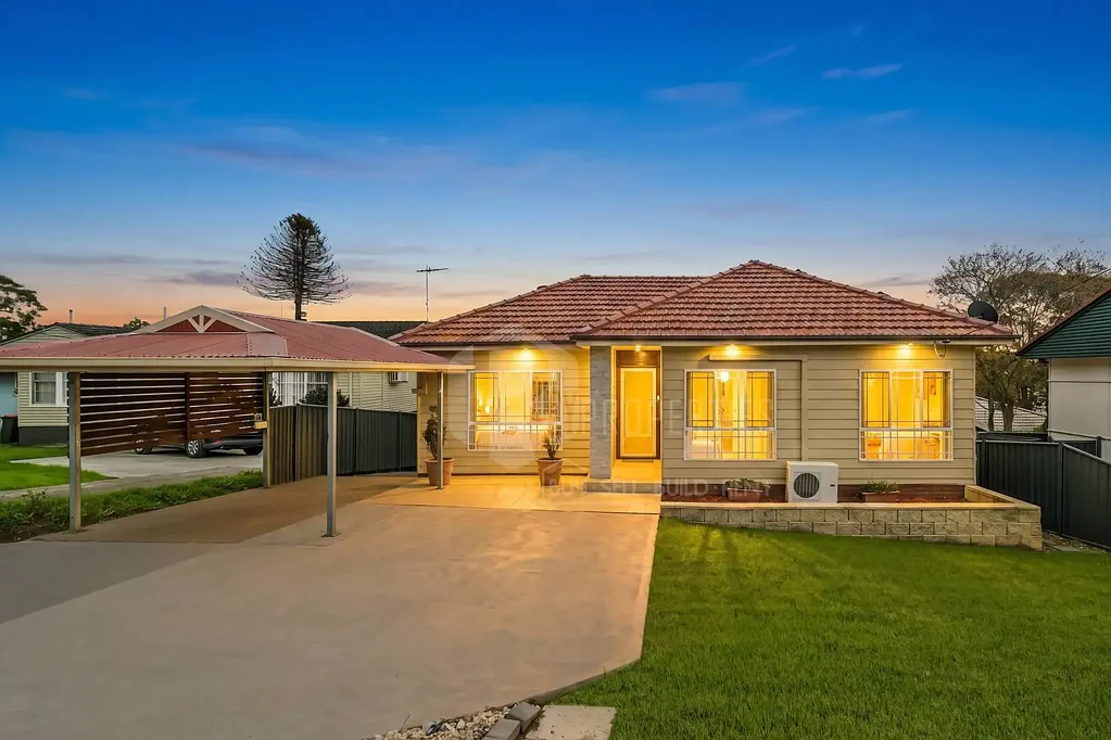 Campbelltown 4房 四卧宽敞 740sqm地块 游泳池瀑布特征 太阳能系统 优质学区 便利交通 Spacious Family Home on 740 sqm with Pool & Granny Flat Potential