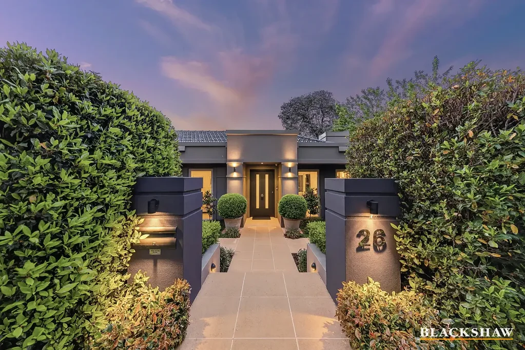 Griffith 4ਬੈੱਡਰੂਮ A Distinguished Entertainer of Impeccable Design and Proportions