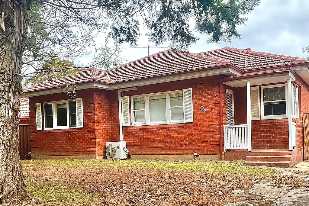 Sizeable Home with Bonus Office/Rumpus - SHORT TERM LEASE ONLY