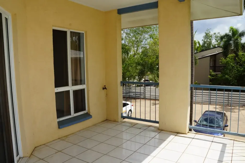 GREAT LOCATION - CLOSE TO EVERYTHING YOU NEED