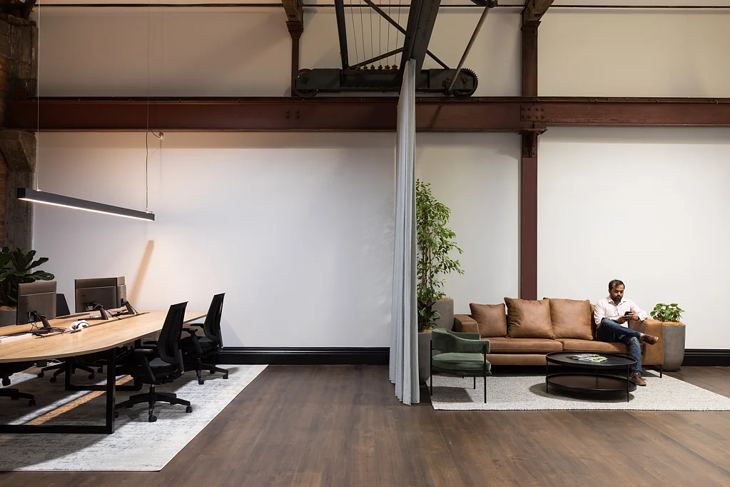 Parnell Character office with golf simulator