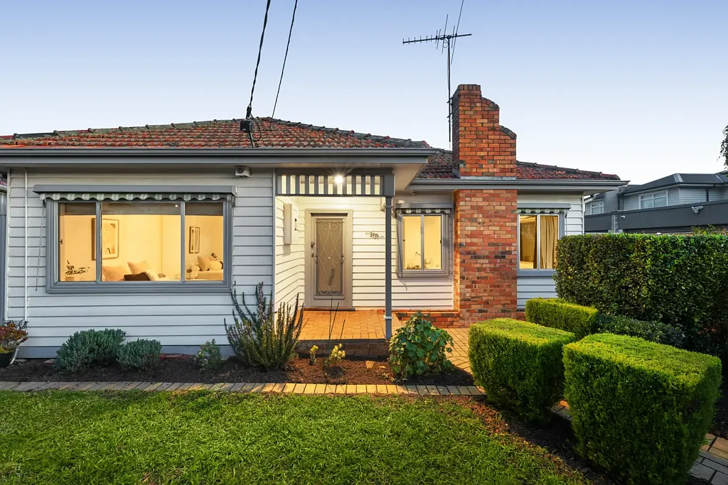 Coburg 4房 一栋经过改造的原始维多利亚风格住宅，焕然一新 An Original Victorian, Reworked for Today