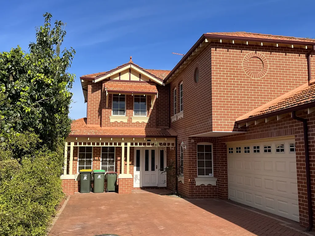 BEAUTIFUL HOME NESTLED IN THE HEART OF INGLEWOOD