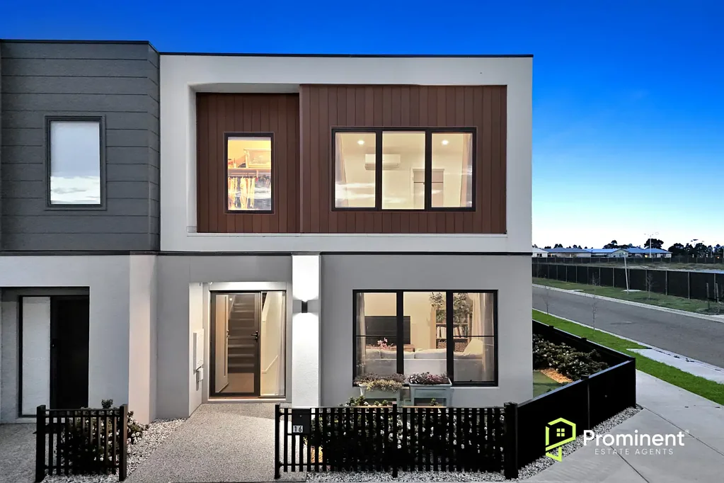 Clyde 3ਬੈੱਡਰੂਮ Corner Position, Park-Facing & Filled With Natural Light
No Body Corp Fees!!
