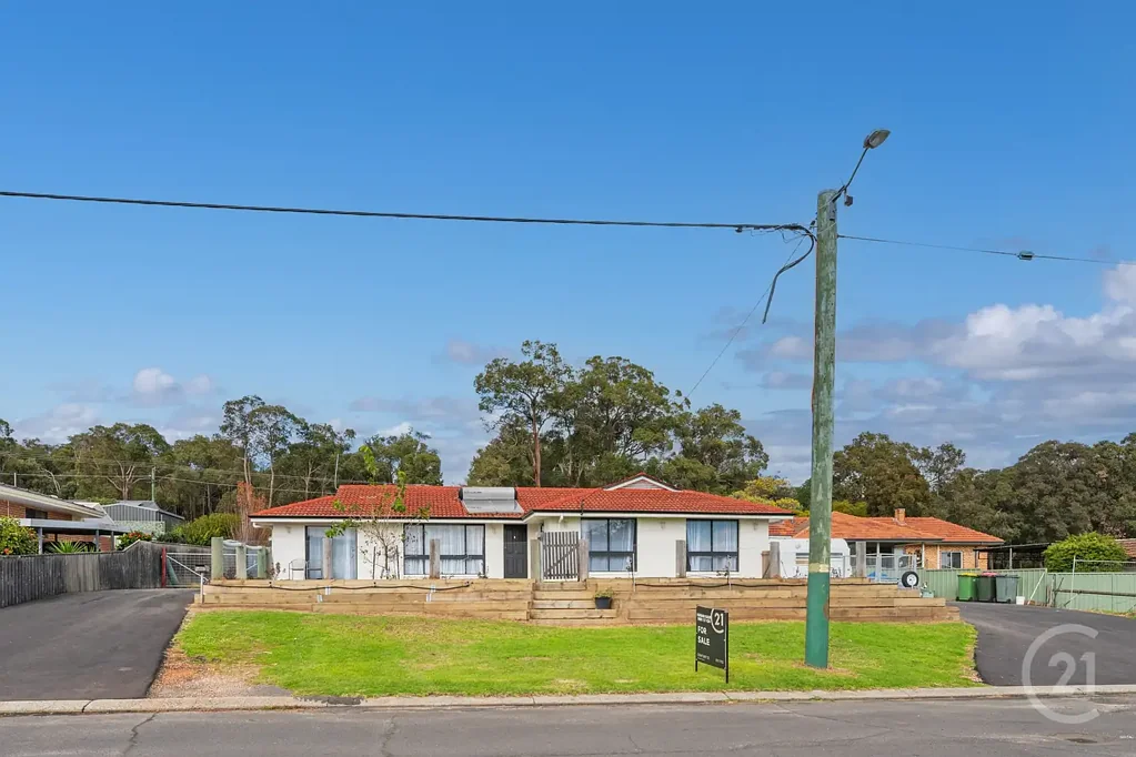 8 Greenfields Road, Harvey, WA 6220