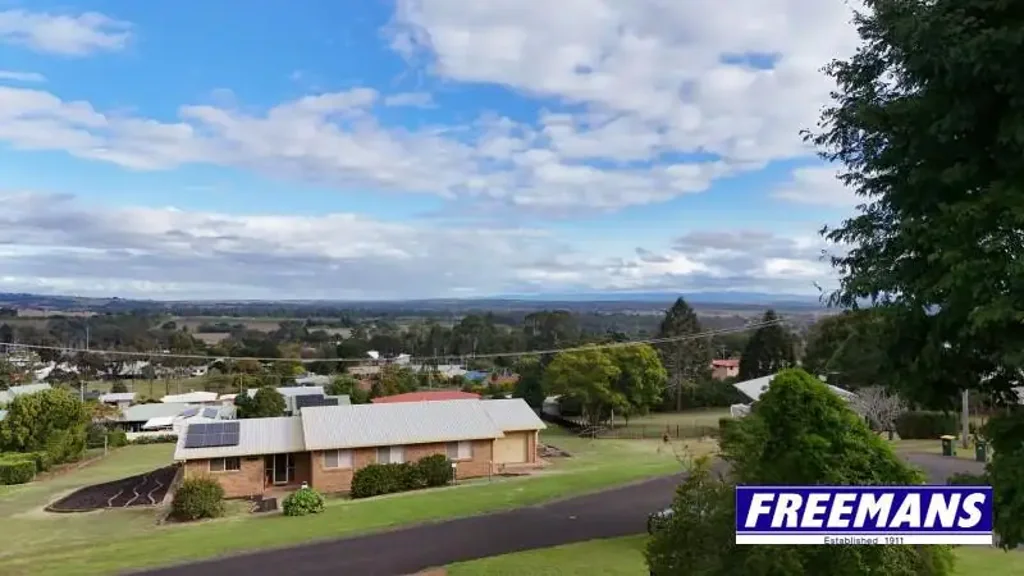 Kingaroy 4બેડરૂમ When a location is too good to pass up