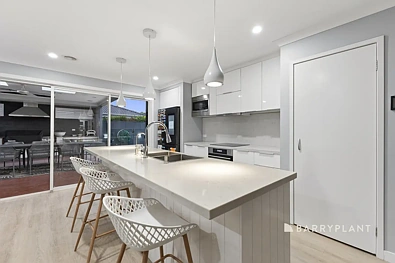 2 Christopher Road, Officer, VIC 3809, 5 habitaciones, 2 baños, House