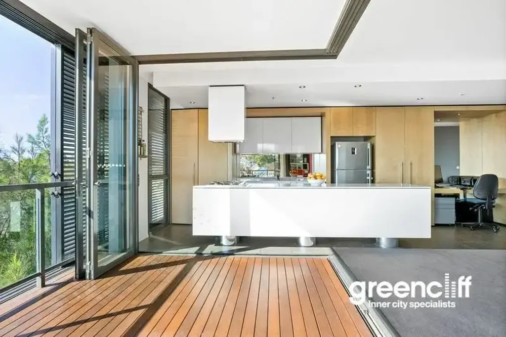 IMMACULATE WELL LAYOUT HUGE 2 BEDROOM