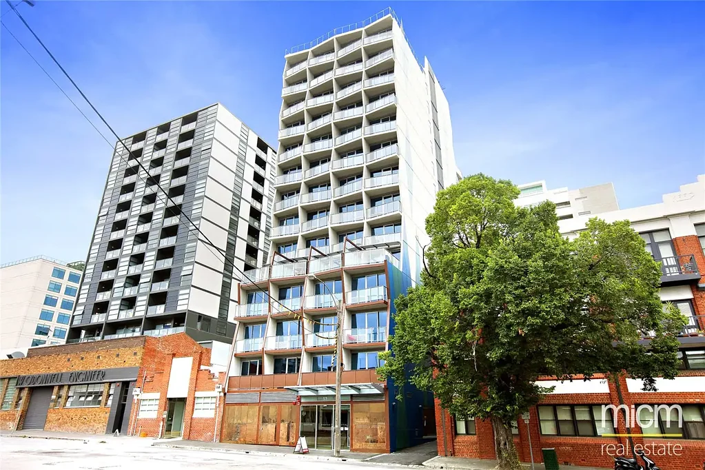 One bedroom Apartment with White Goods!!