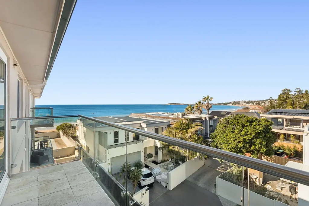 Narrabeen 2 Bedroom Extraordinary Apartment of Deluxe Comfort with a Beachfront Address