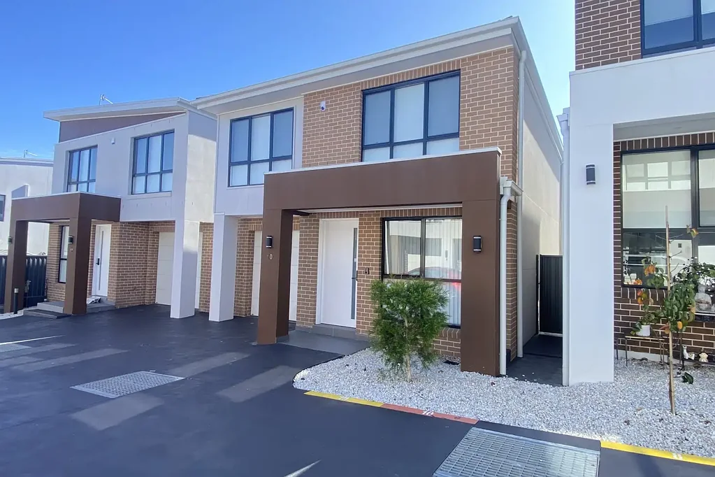 Comfortable and Modern Townhouse Near Public Transport