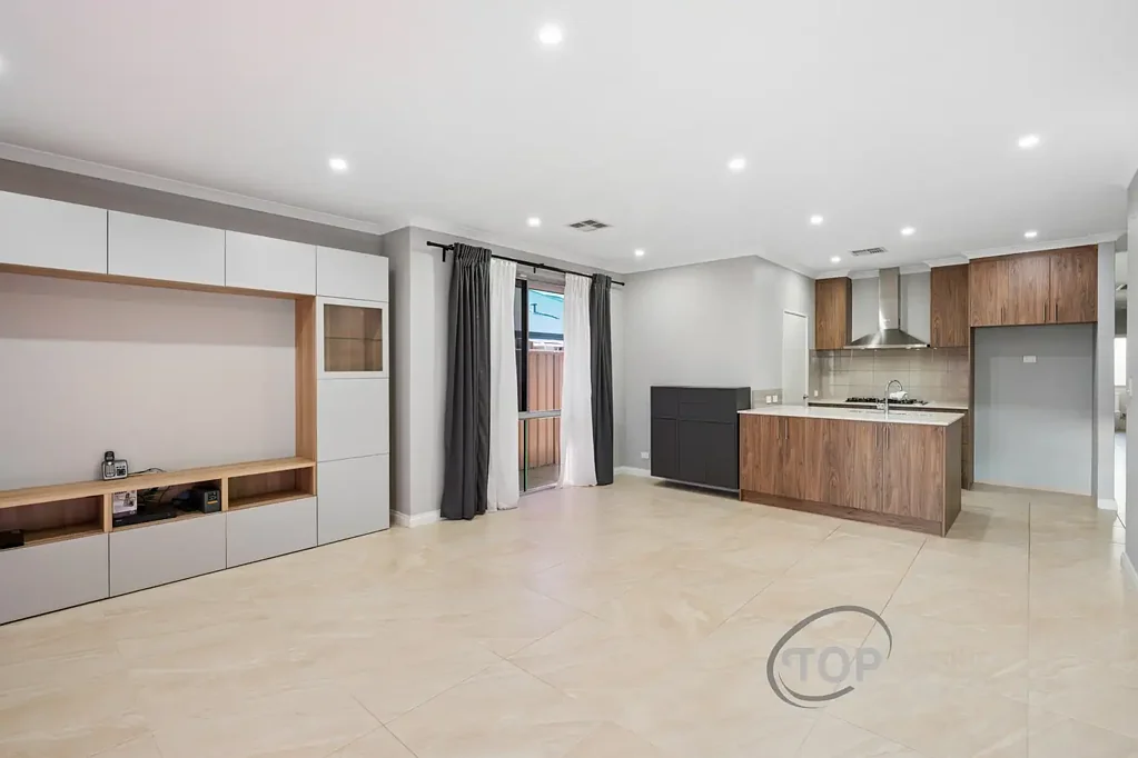 Willetton 5 Bedroom NEW PRICE! BUILT CIRCA 2019 EASY CARE WHSZ HOME
