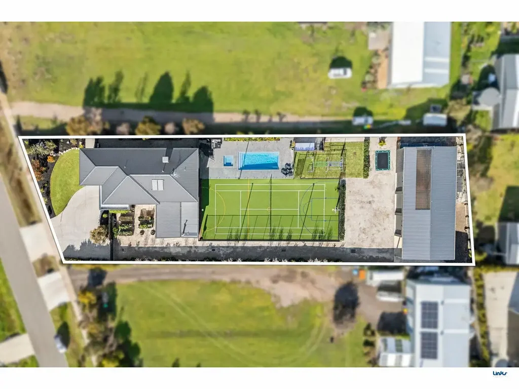 Torquay 5房  Big on Space. Bigger on Lifestyle + Shed of Your Dreams