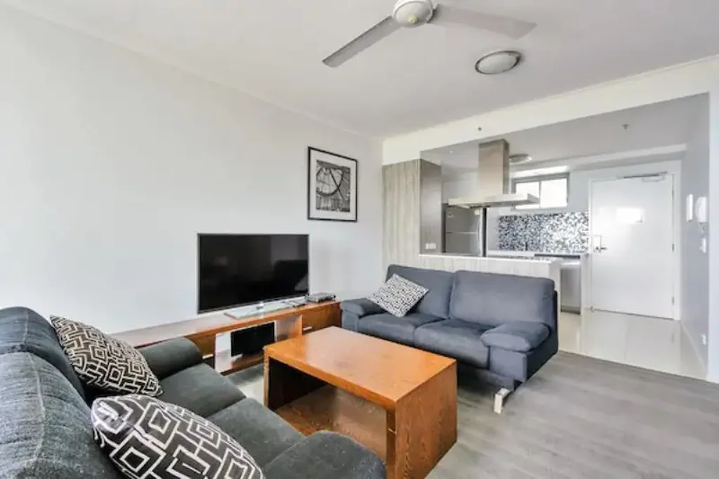 IMMACULATE, FURNISHED & EQUIPPED WITH OCEAN VIEWS!! NO PETS - AVAILABLE EARLY NOVEMBER