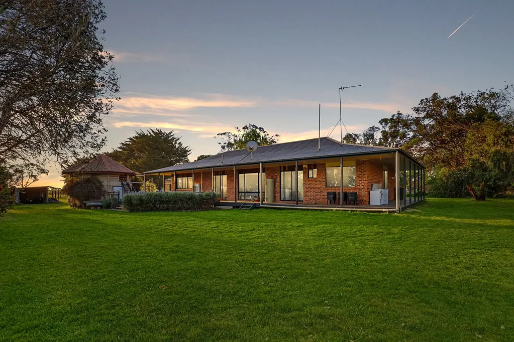 Inverloch 4Kwarto Eight Acres, Four Bedrooms, a Heated Pool, and the Life You've Been Putting Off