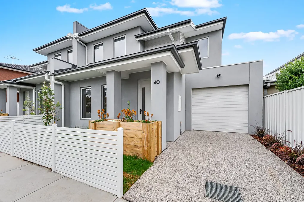 Modern and Comfortable Home - Take advantage of everything Newport has to Offer!
