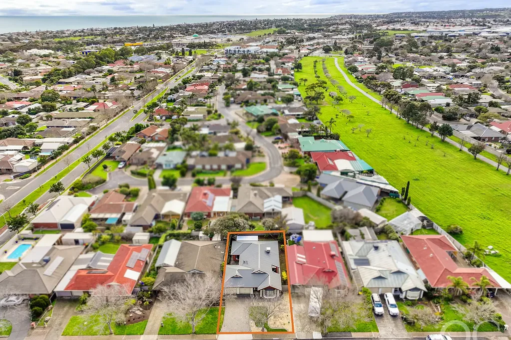Seaford Rise 3房  Open the Door to a Prime Location
