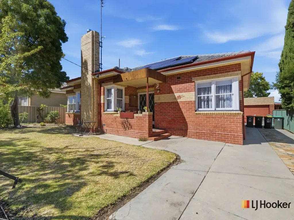 Flora Hill 3 Slaapkamer Fully renovated Federation design home.