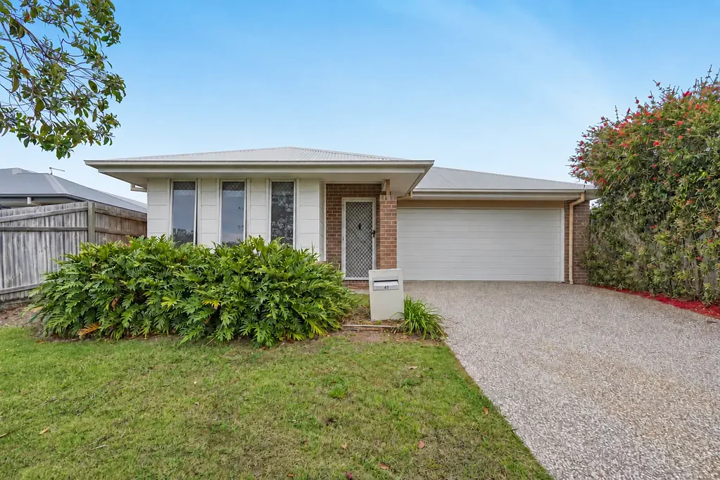 Thornlands 4ਬੈੱਡਰੂਮ Easy Family Living in Convenient Location - 7-Year-Old Home