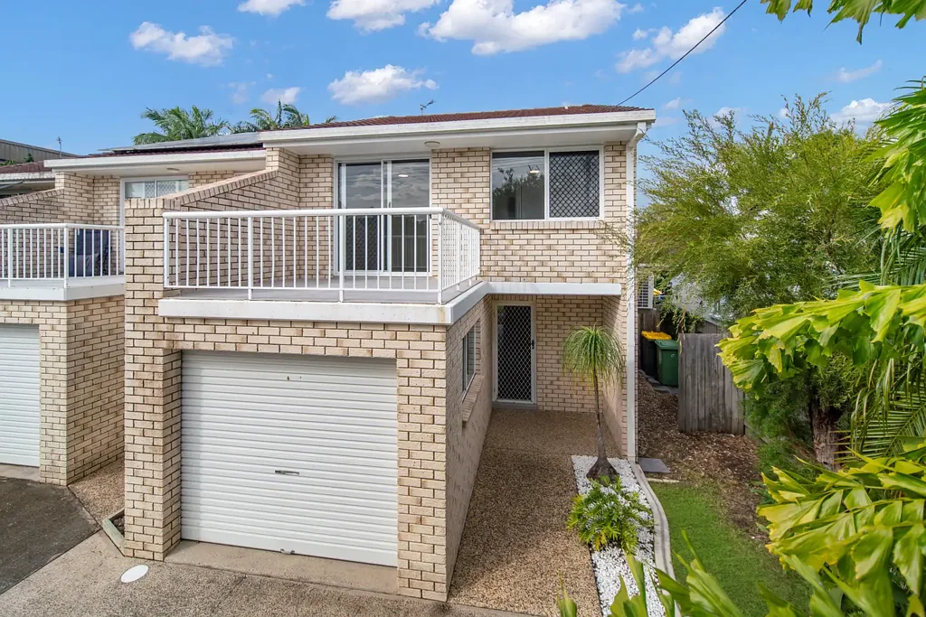 Mountain Creek 3房  Solid Double-Brick Character Meets Modern Coastal Living
