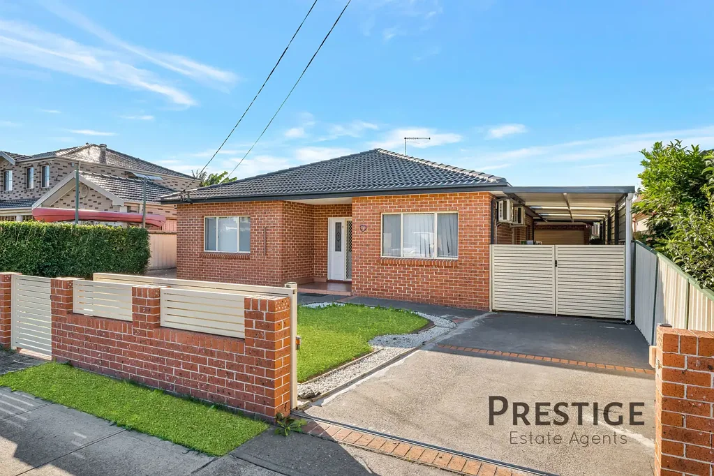 Dual Accommodation - Family Home Plus Studio