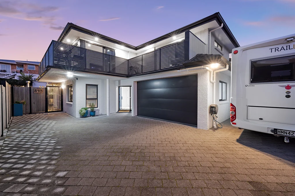 Mount Maunganui 4Zimmer Modern coastal living with income potential