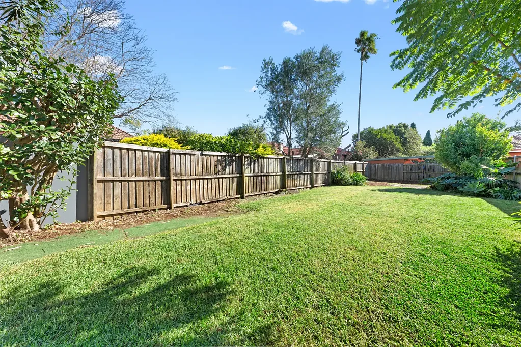Chatswood 2 Slaapkamer Revitalised Character Home on a Deep North-to-Rear 493 sqm Parcel
