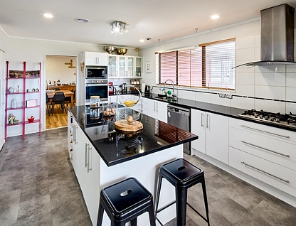 12 Cullen Place, Tawa, 4房, 3浴, 独立屋