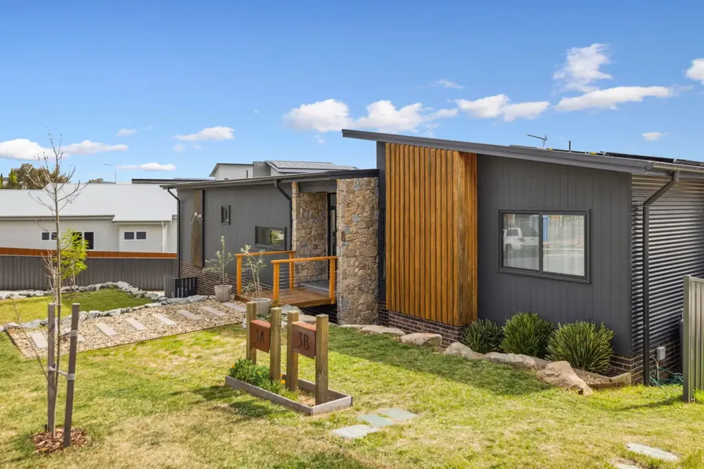 Jindabyne 5 Bedroom New Price, New Possibilities: 5 Bedroom Home Ready For You!!!!