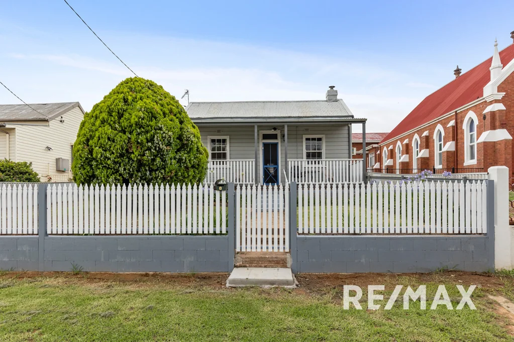 8 Stewart Street, Junee, NSW 2663
