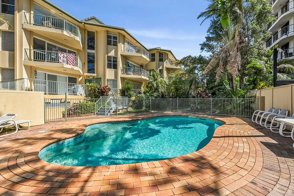 Beachside 2 bed, 2 bath with pool