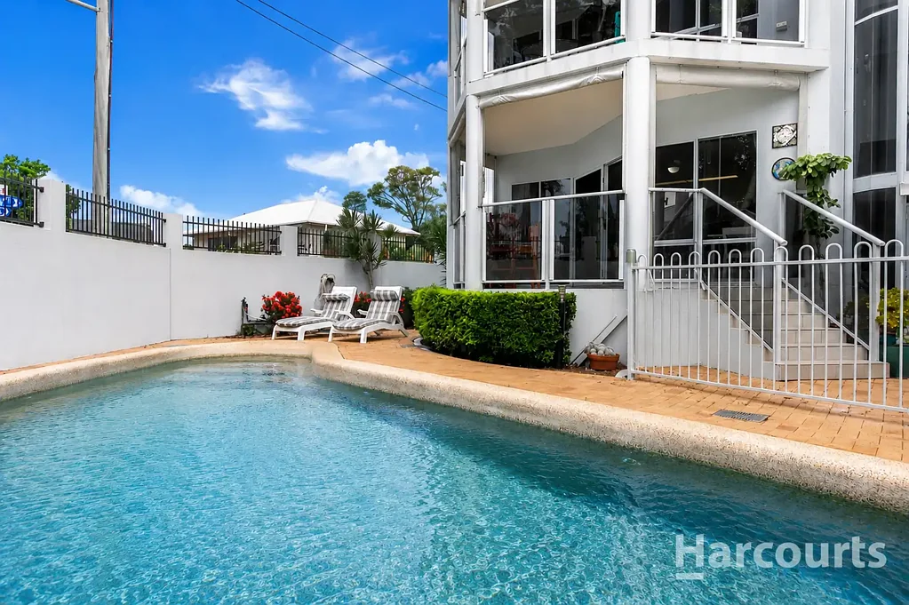 Absolute Esplanade Living - Fully Furnished with Uninterrupted Bay Views