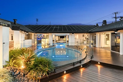 Carrara 6房  TWO TITLES. ONE EXTRAORDINARY WATERFRONT RESORT ESTATE.