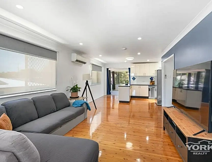 77 Hoey Street, Kearneys Spring, QLD 4350, 5 slaapkamers, 2 badkamers, House