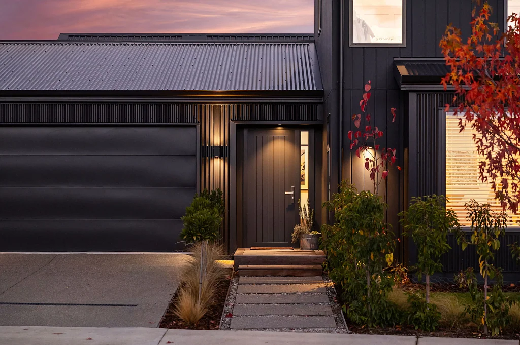 Jacks Point 4 Bedroom Corner-site, home and income opportunity!