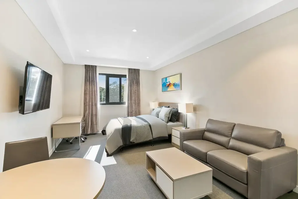 STYLISH MODERN STUDIO APARTMENT!