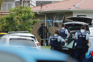 北岸突现大量武装警察，多所中小学校紧急封锁，疑似涉枪