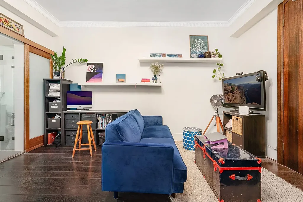 Classic Art Deco apartment in vibrant Potts Point