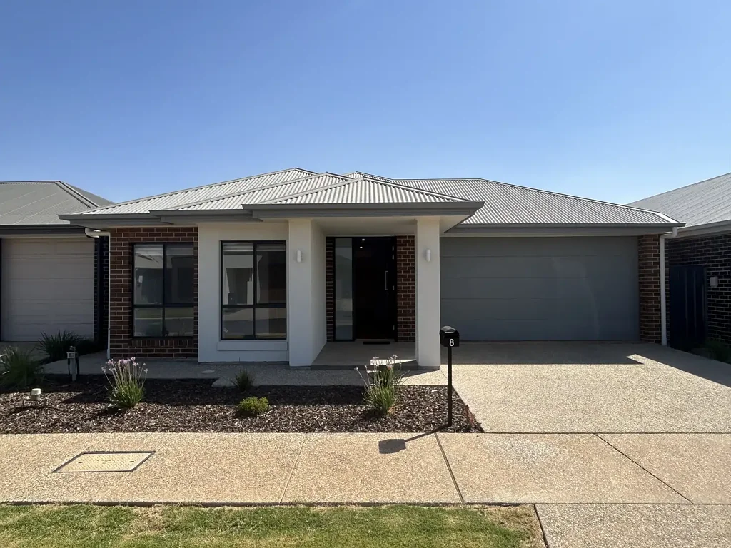 House for Rent in Angle Vale Stunning Brand New Home in 'the heart of Angle Vale - Modern Living at Its Best!